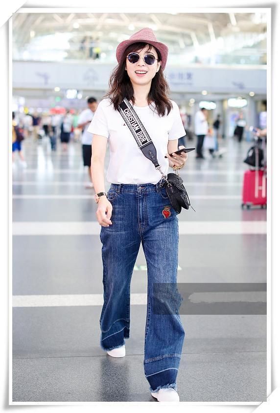 当165张静初穿阔腿裤撞上178奚梦瑶，才知道超模的腿真不是好惹的