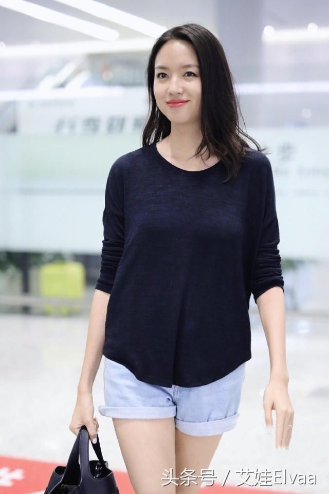 中国“腿精”只服张梓琳，平底路人装也挡不住人美腿长，太拉仇恨