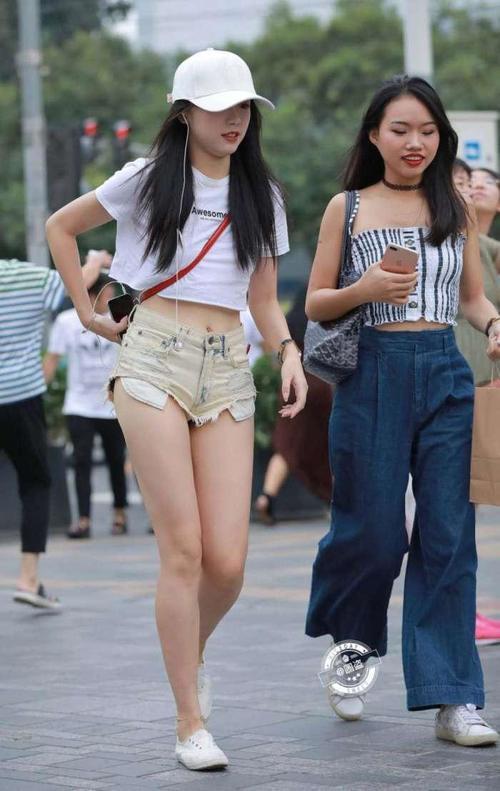 穿个短裤也能这么美, 跟着小姐姐学最潮的短裤穿搭吧