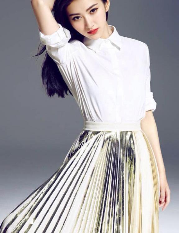 甜甜的景甜女神，肤白貌美，气质高雅