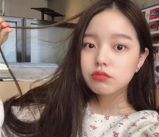  【适合】为什么我不适合把头发放下来,而是扎马尾反而好看?头发放下来感觉...