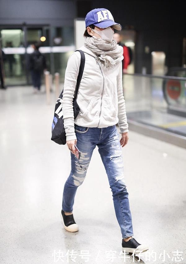 马伊琍又穿破洞裤走机场，这回还在外面套裙子，潮得不行啊