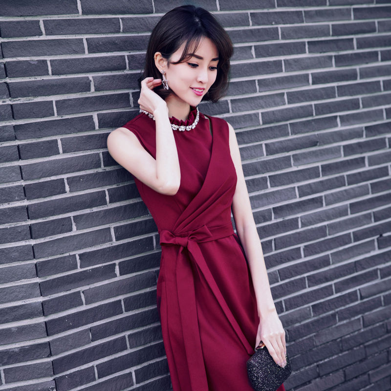 终于发现了，比旗袍还好看的“香风裙”，上身清新减龄，背影都美