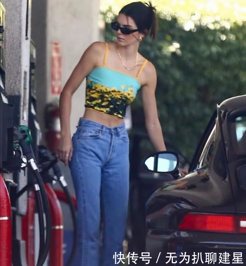  【复古】穿搭像路人？吊带背心＋裤快去安排，甜美又复古还显超级好身材