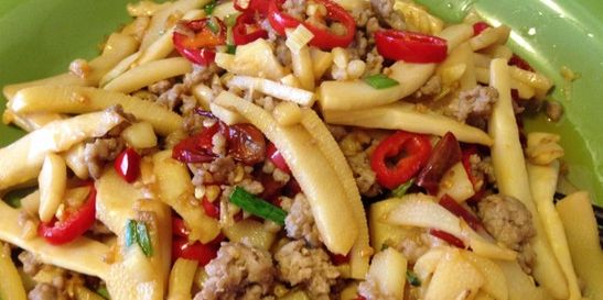 肉类食物■不管炒啥肉,别用淀粉腌制,换成“它”,肉质鲜嫩爽滑无腥味