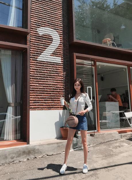 孙允珠悠闲白色阳光棉麻舒适小开衫