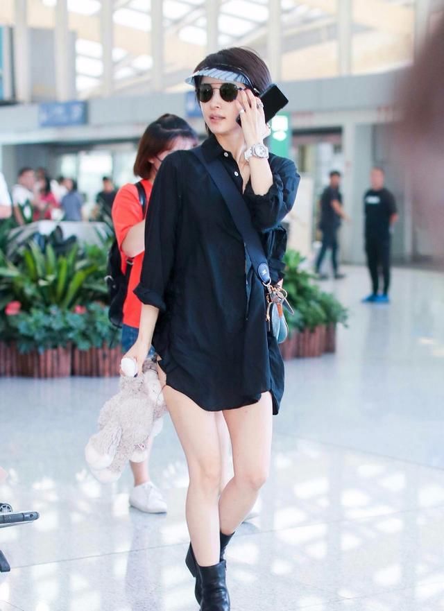 王子文明明挺年轻的，可她穿衣服看起来总带着“大妈”气质!