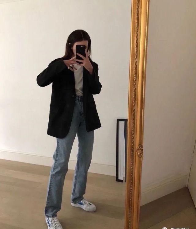  『阔腿裤』女生紧身裤配搭高跟鞋子，风采的体态令人痴迷