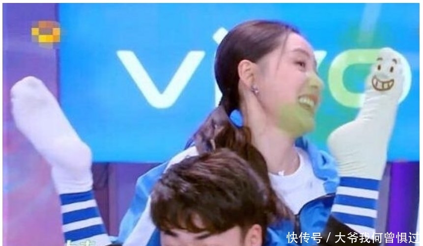  『全场』张天爱上节目当众嫌女嘉宾脚臭，生无可恋的表情笑喷全场，网友：太真实了！
