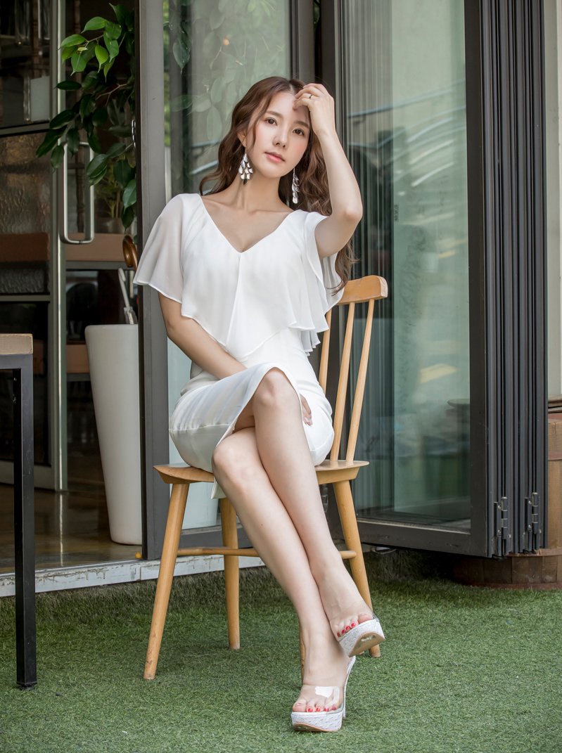 波特拉什过膝蝴蝶领裙