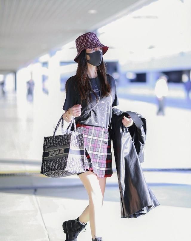  【适合】Angelababy太适合“菜篮子”，配露脐装美出新高度