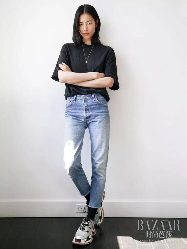 不骗你，刘雯衣橱里可能有180条牛仔裤!