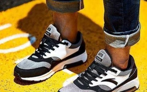  【品牌】打败耐克阿迪达斯，中国市场又一鞋王诞生