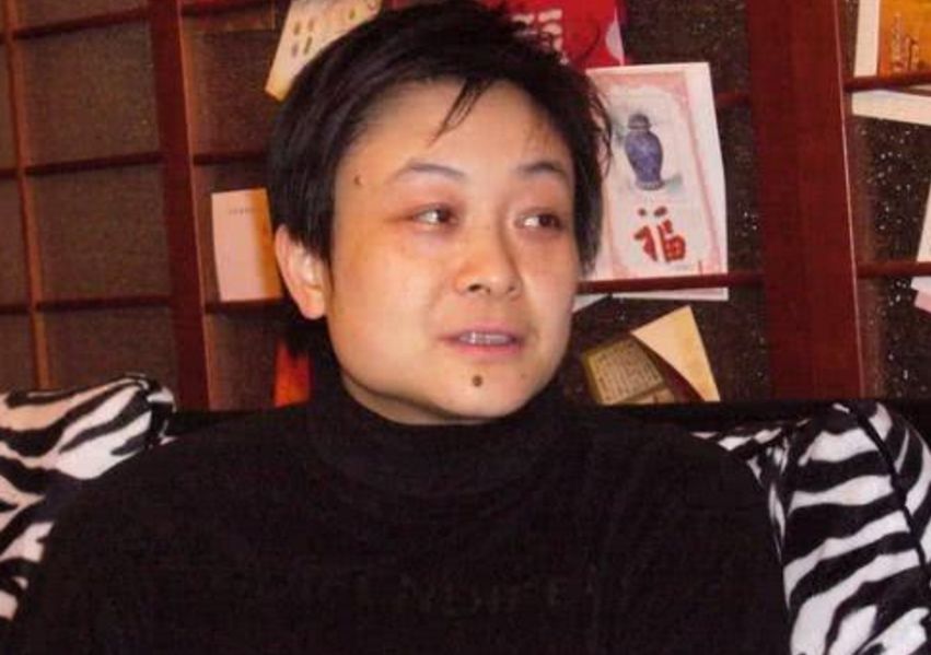 满口呦西的国乒名将,击败邓亚萍拒用中文采访