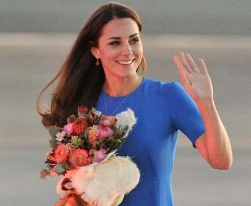 凯特王妃又瘦了，穿波点连衣裙显韵味，连威廉王子都挪不开眼睛