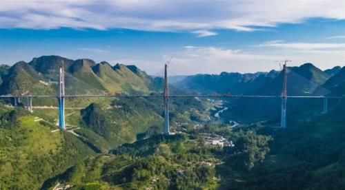  我国：曾是我国最“穷”省份之一：如今却成功逆袭，高铁飞机全