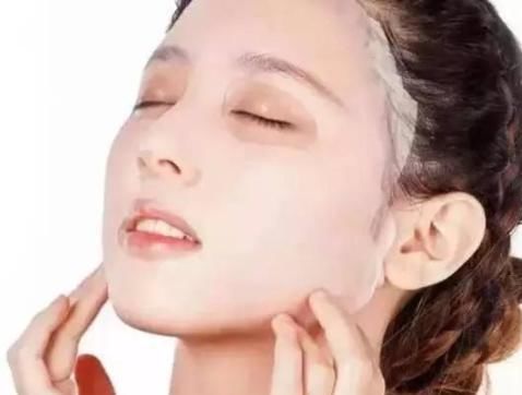  「皮肤」什么时候敷面膜最好？敷面膜也讲究“黄金期”，多年的面膜白敷了
