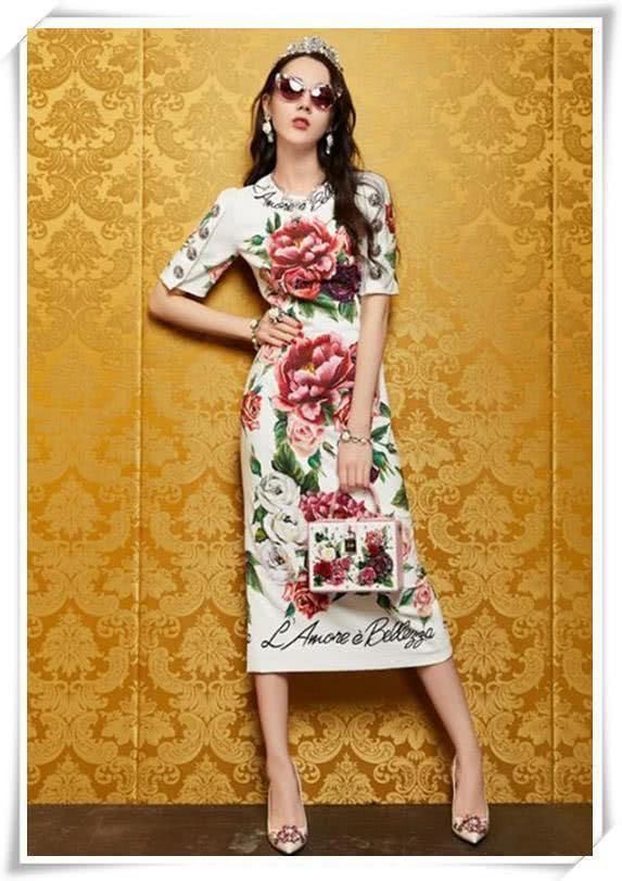 刘涛和热巴穿同一条裙子，网友：气质脸和网红脸有差距