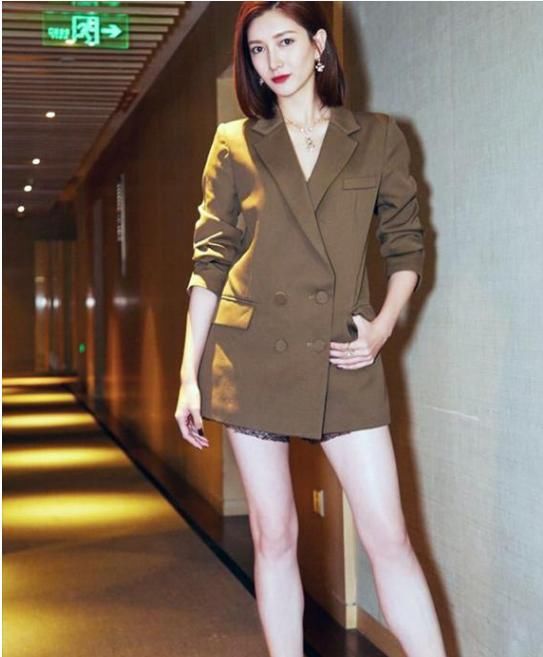 32岁的江疏影：堪称完美女神，网友：最后一张有意思