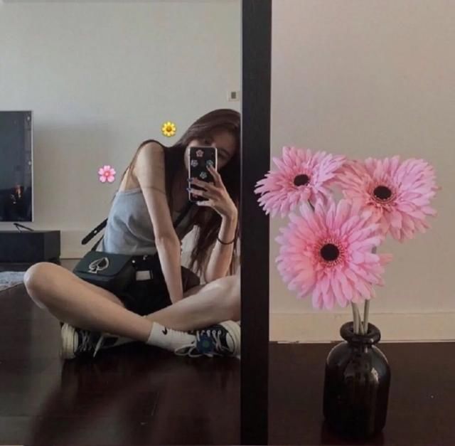  [时髦]没想到袜子也能穿得这么时髦！