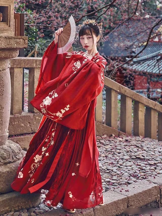  「花神」汉服：牡丹国色适合婚嫁，花神祭，雀灵仙气