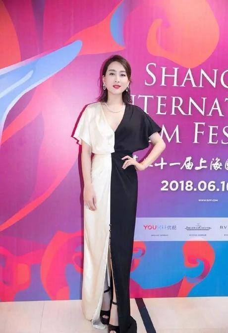 看了马苏透视装，男人们都兴奋不已，真搞不懂孔令辉怎么想的？