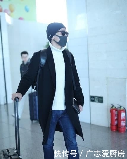 黑色呢大衣怎么内搭