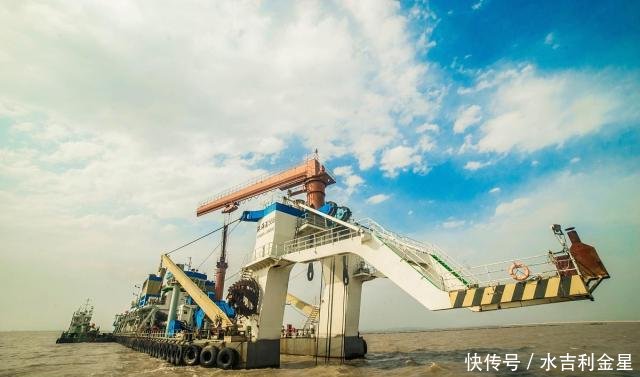 中国基建狂魔发力，7大海礁升级为岛，斥资百亿铸成南沙生命线