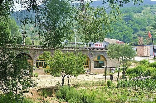 山西大山“父子兵”扎根山村50年 见证绿水青山变成金山银山