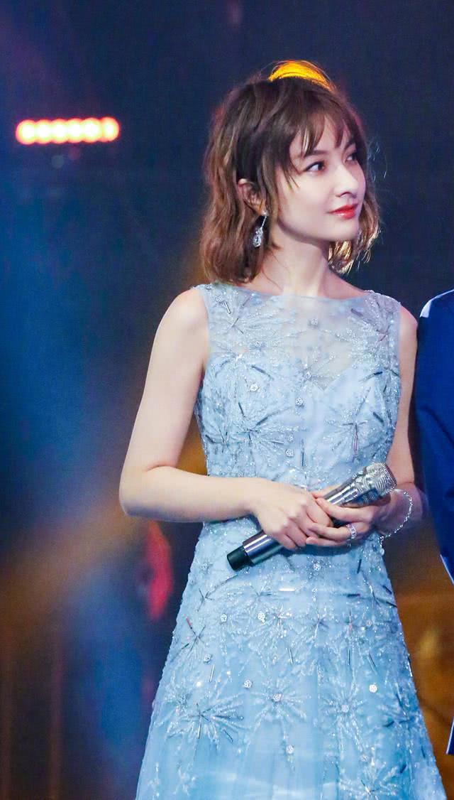 比谢娜还会搭配的吴昕!难怪潘玮柏都喊她“东北赫本”!