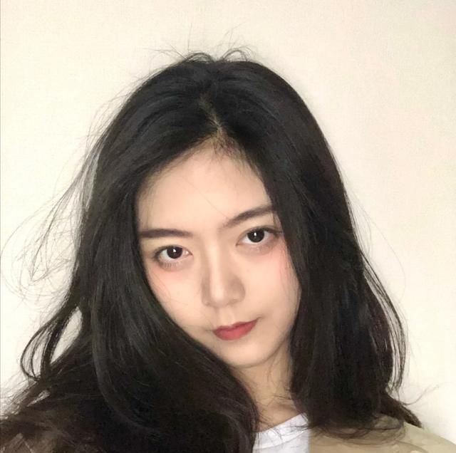  「上手」“小五官扁平脸”女孩如何自救?三种方式打造少女感,简单易上手