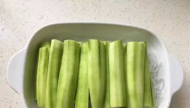 「粉丝」蒜蓉粉丝蒸丝瓜,这么做特别好吃
