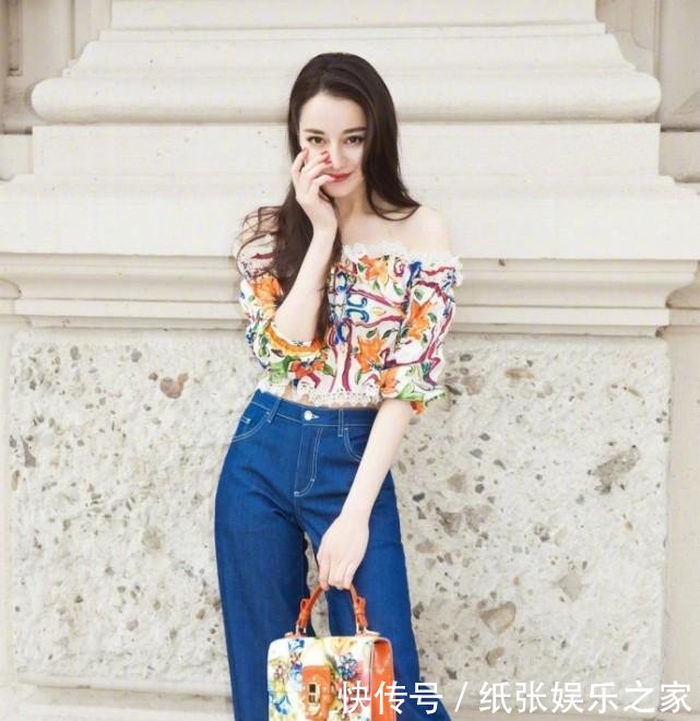 迪丽热巴这身材绝了! 碎花裙穿出风情万种, 连杨幂都要甘拜下风了