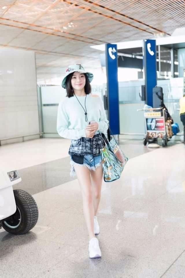 袁姗姗白色仙女裙美到爆，尽显优雅女人味，网友：撩人心弦！