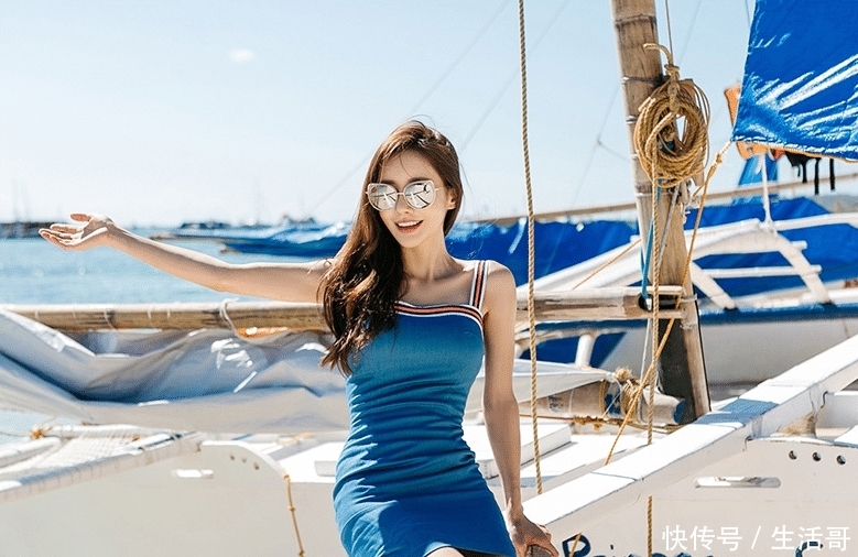  尽显■性感甜美的泳衣小姐姐, 修身显瘦收腰又露背, 尽显美女迷人身段!