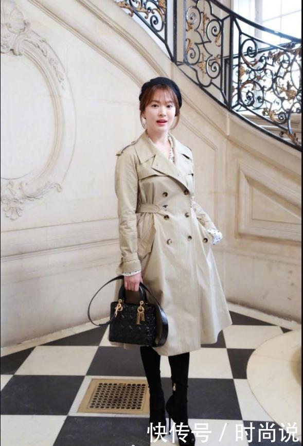 章泽天与宋慧乔同台，两个人看起来淑女又美丽，真是难分伯仲！