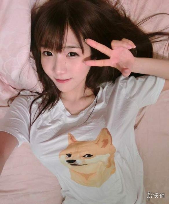 泰国网红＂棒糖妹＂最新福利美照 大胸肌要包不住了！