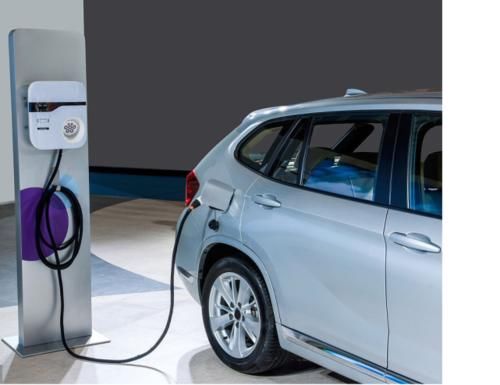  高速@过年回家高速堵车，关了空调都不够，新能源车主：拖走吧