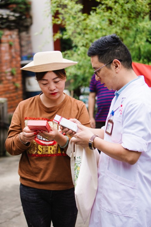 薇诺娜大型公益活动 --＂薇＂笑阳光计划再度起航