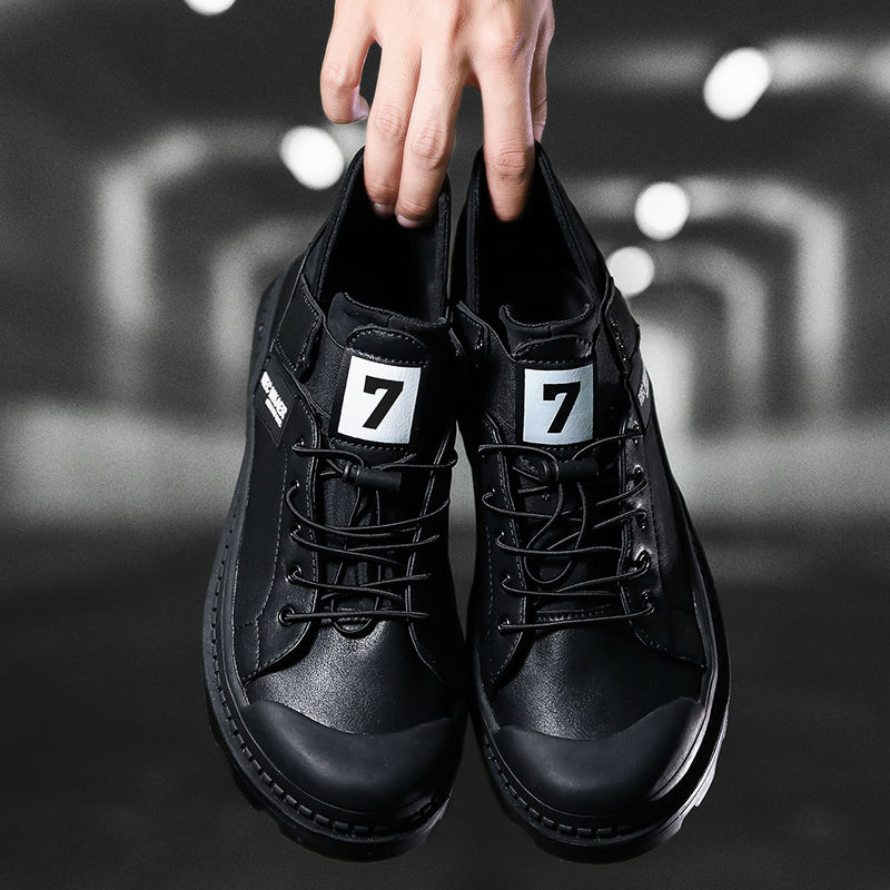 新发现一种“军靴”一夜飚红，耐穿时尚不累脚，尤其适合70男人