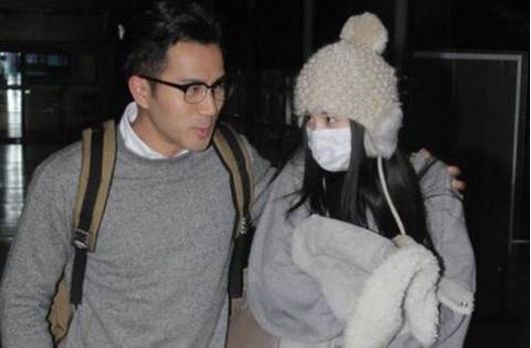 杨幂二胎坐实被拍再现孕检？三月大肚已遮不住，刘恺威：年轻肾好