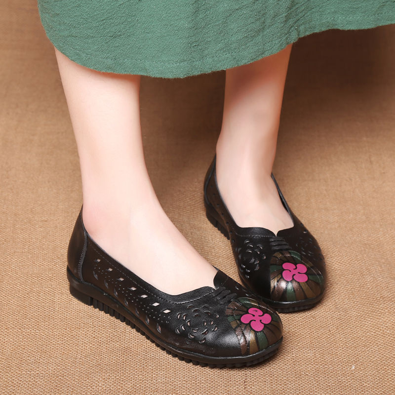 传统恨天高真俗气!今夏舒适凉鞋很受宠，尽显纤纤玉足