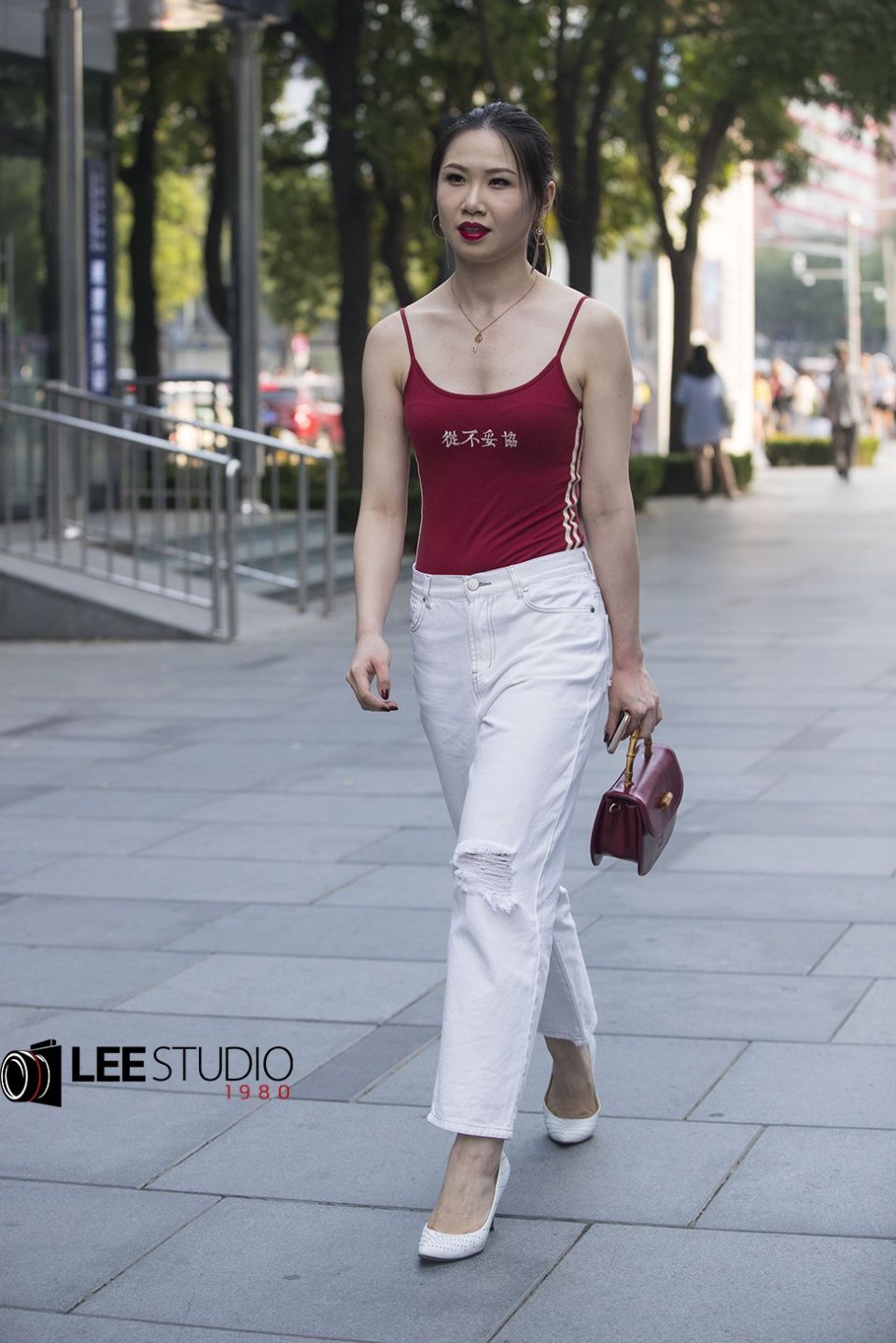 身材傲人的小姐姐，从不妥协