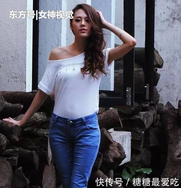 『美女』简约气质的牛仔裤美女,尽显浪漫魅力!