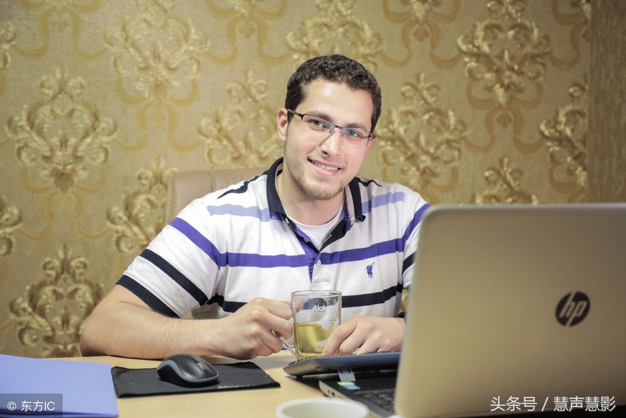 叙利亚小伙做淘宝模特日赚5000元,梦想买100