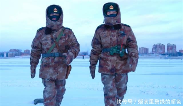 中国士兵站岗时，为什么两人只配一把枪20年前的教训太深刻