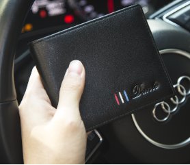 “义乌造多功能钱包，手机香烟零钱再也不用裤兜装，让人相见恨晚