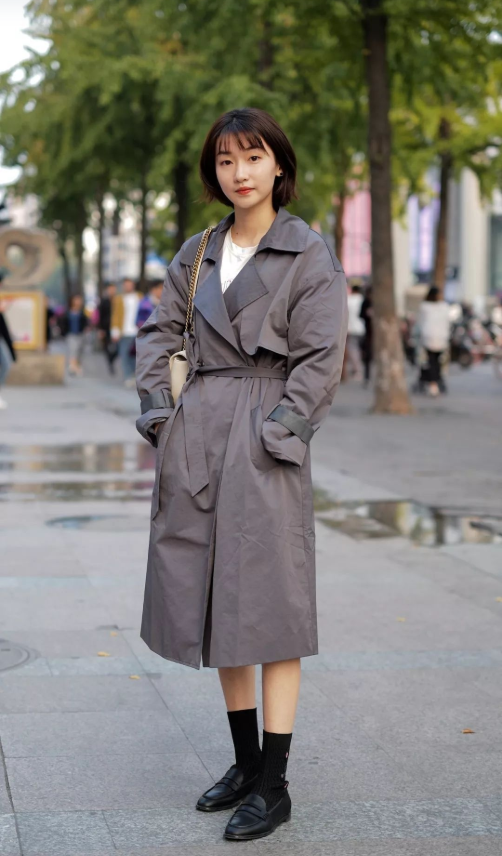 「眼中」喜欢灰色系衣服的你在别人眼中的样子其实很高级