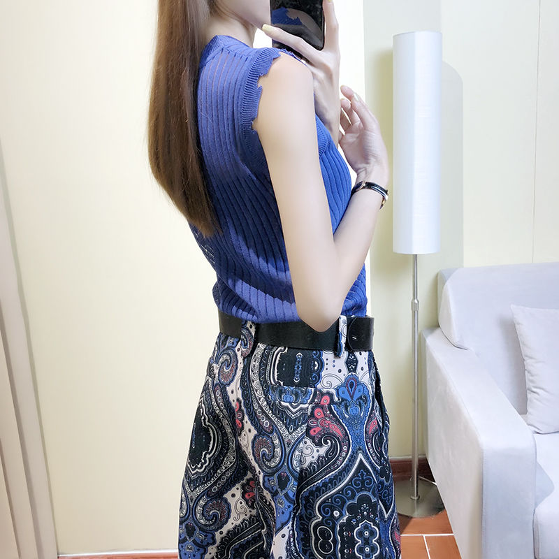 一到秋天针织套装就火了!时尚又修身，40岁老婆穿白嫩像大姑娘