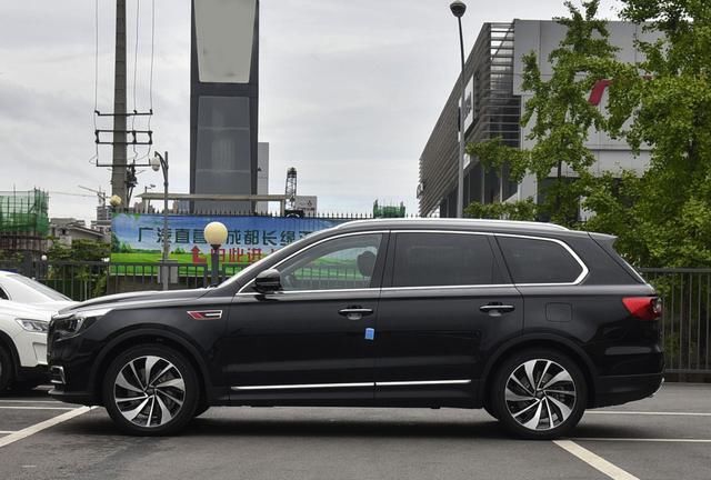  『中大型SUV』30多万的V6豪车，看车标比奔驰更贵气，硬实力完全不输70w奥迪Q7